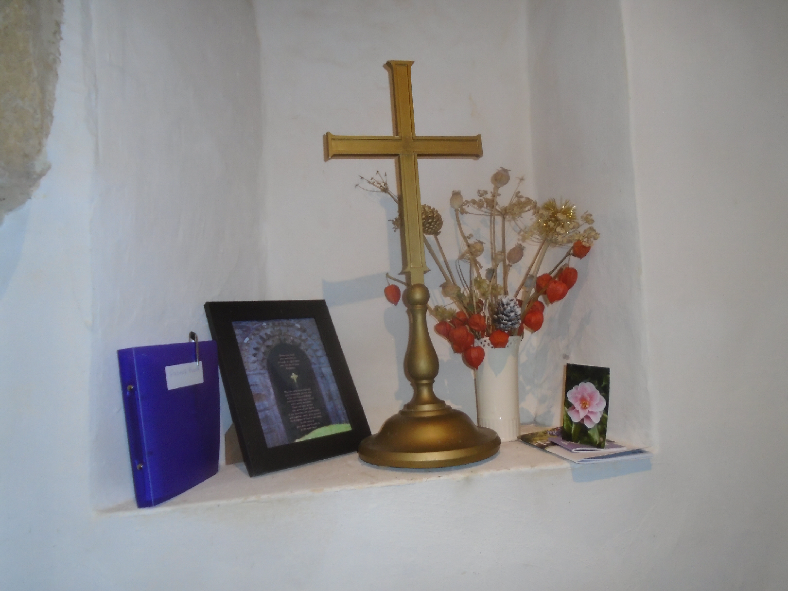 Christmas Flowers Willersey Church 2019 02