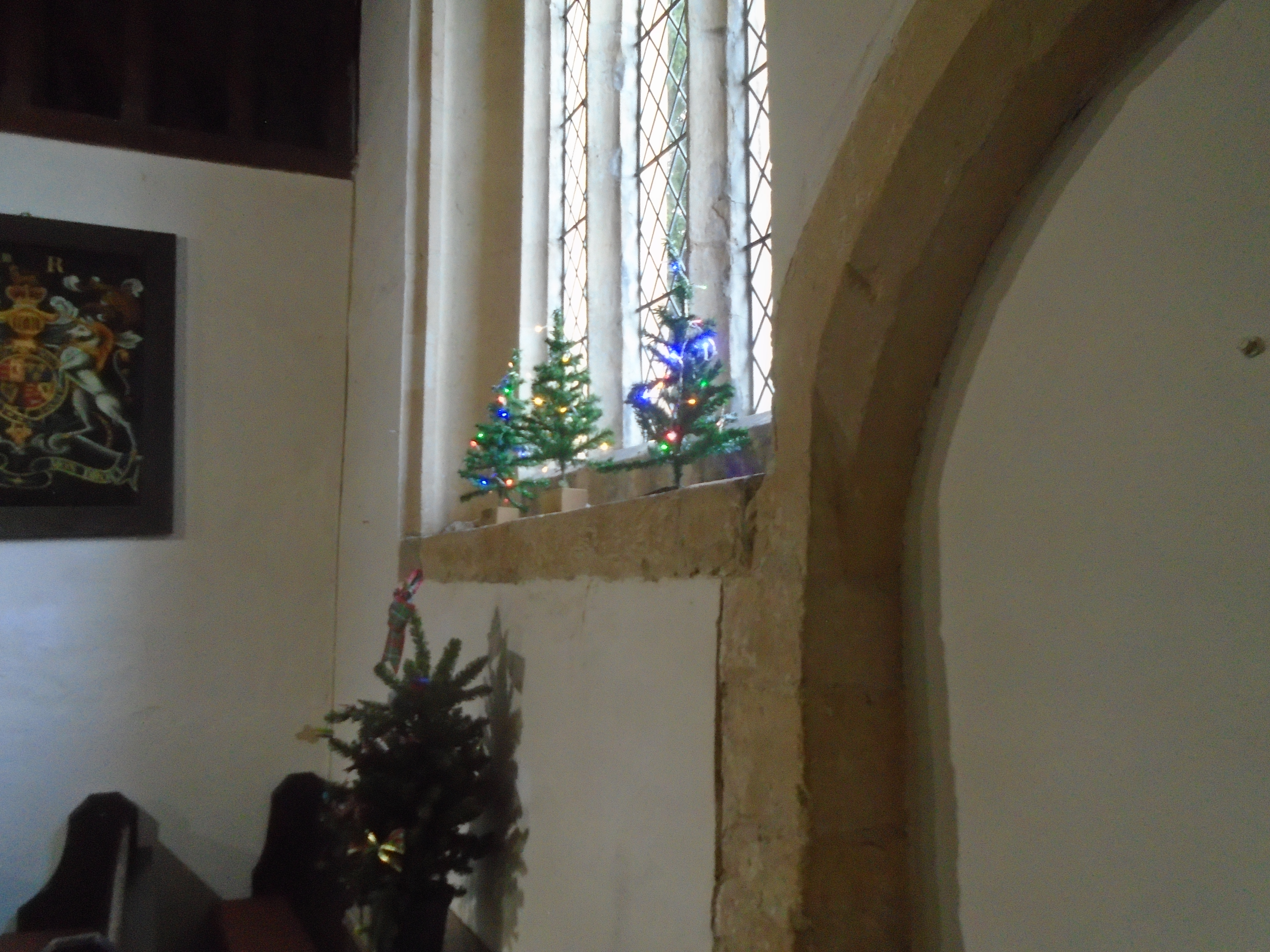 Christmas Flowers Willersey Church 2023 16