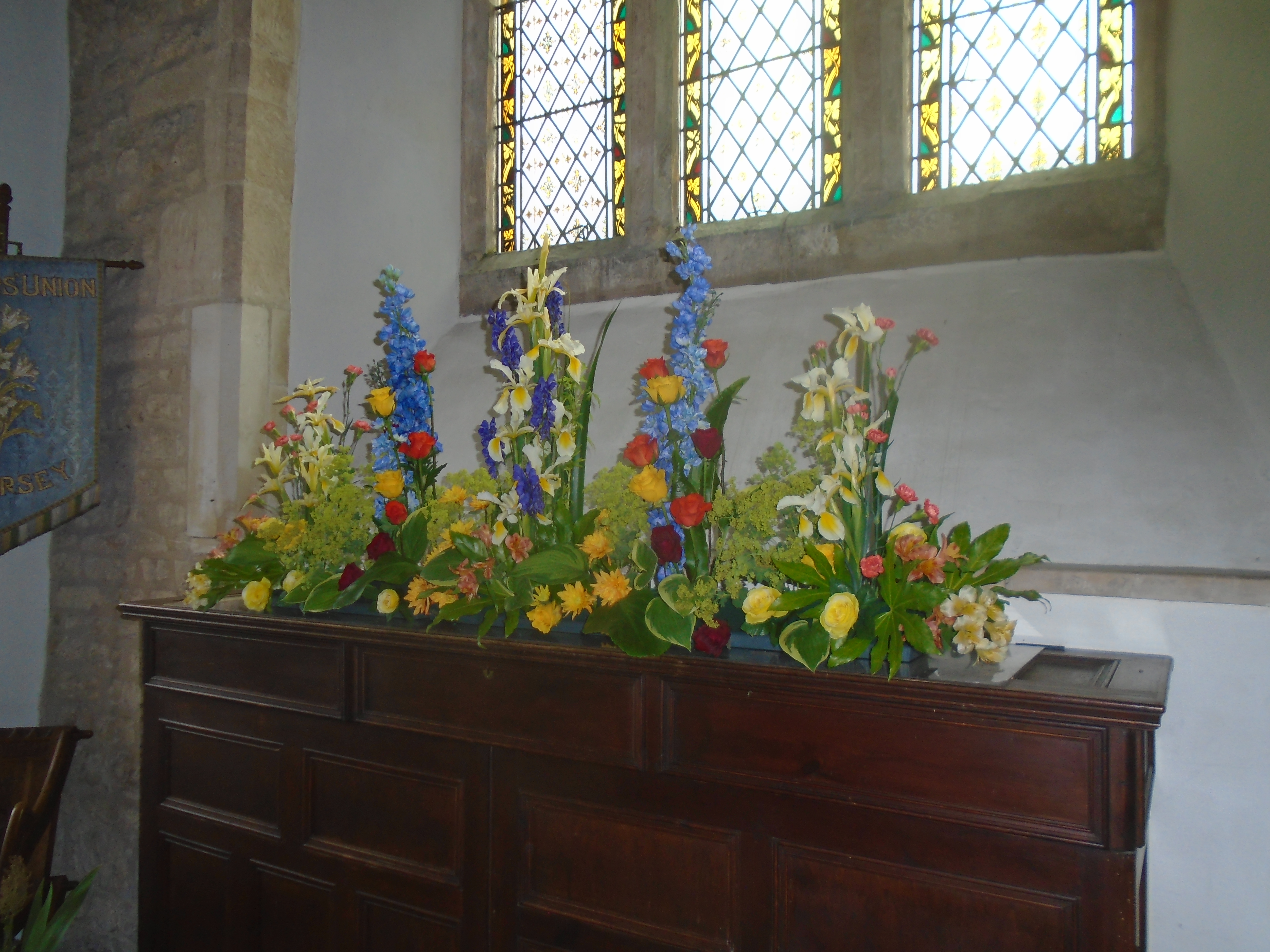 Patronal Flowers in Willersey Church June 2023